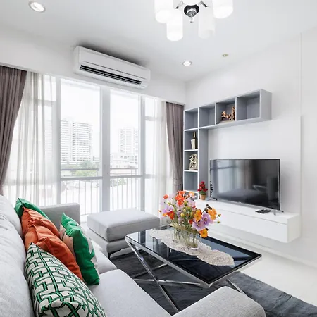 Shine 43 Apartment