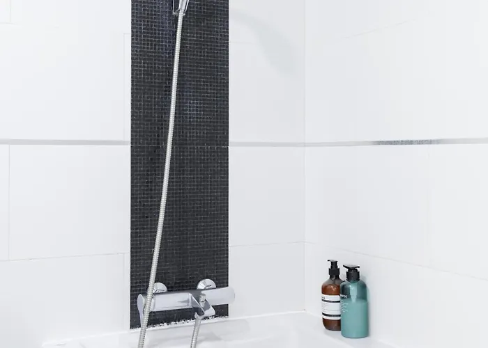 Shine Sukhumvit 43 Phrompong 4* Бангкок