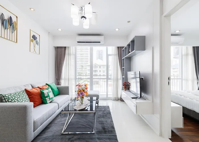 Shine Sukhumvit 43 Phrompong Апартаменты 4*