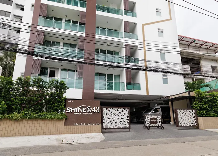 Shine Sukhumvit 43 Phrompong Бангкок