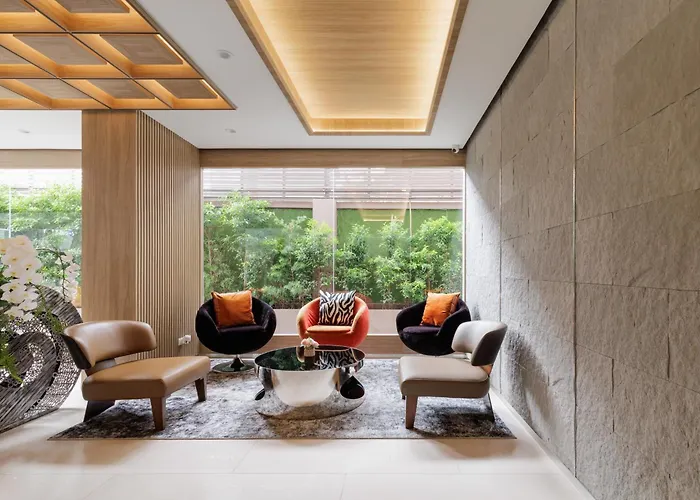 Shine Sukhumvit 43 Phrompong Апартаменты 4*
