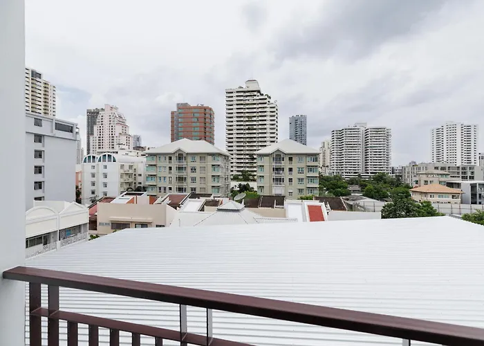 Апартаменты Shine Sukhumvit 43 Phrompong Бангкок