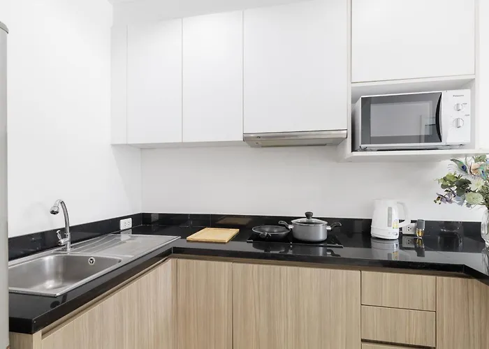 Shine Sukhumvit 43 Phrompong Апартаменты