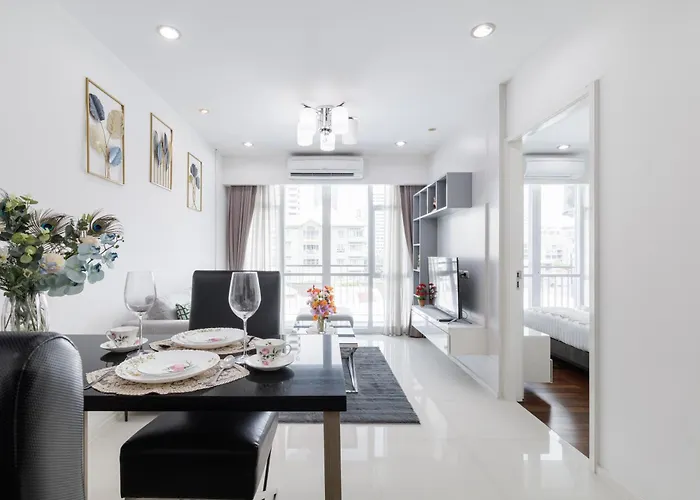Апартаменты Shine Sukhumvit 43 Phrompong Бангкок